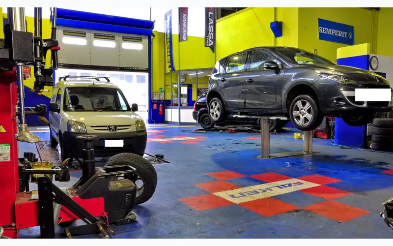 Foto dell'officina First Stop Val Gesso Pneumatici