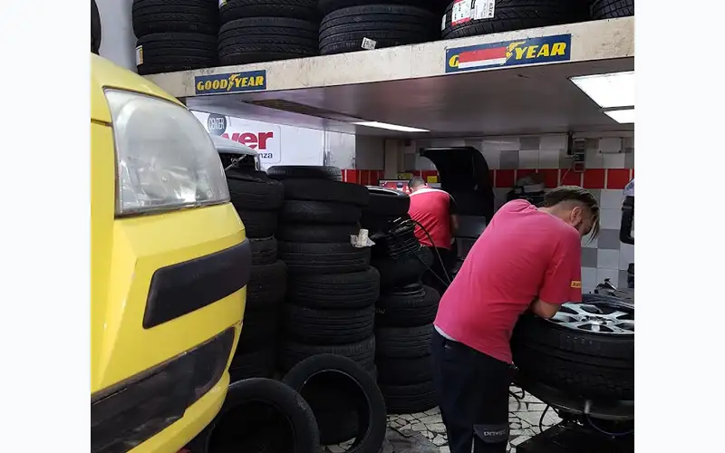 Foto dell'officina F.lli Sigillo E C.s.n.c.