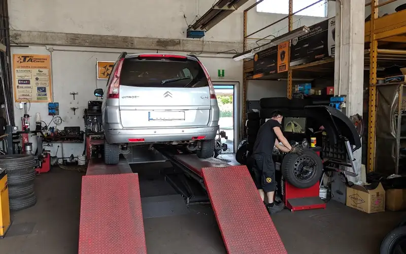 Foto dell'officina Fsc Rocco Marco