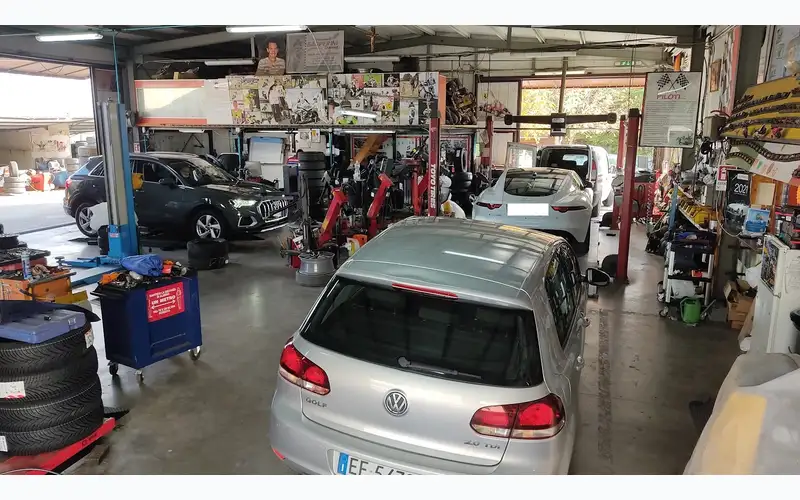 Foto dell'officina Gasperini Gomme S.r.l.