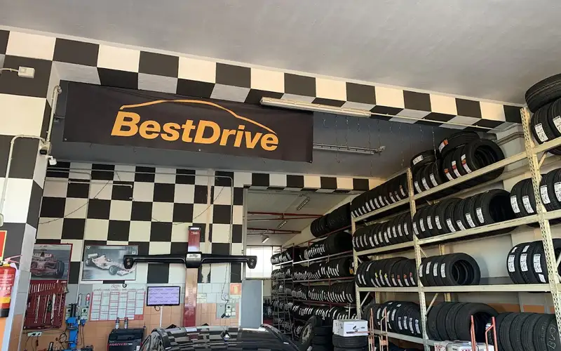 Foto dell'officina Giaro Pneumatici