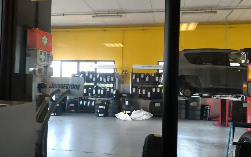 Foto dell'officina Gi.Ga Pneus S.n.c.
