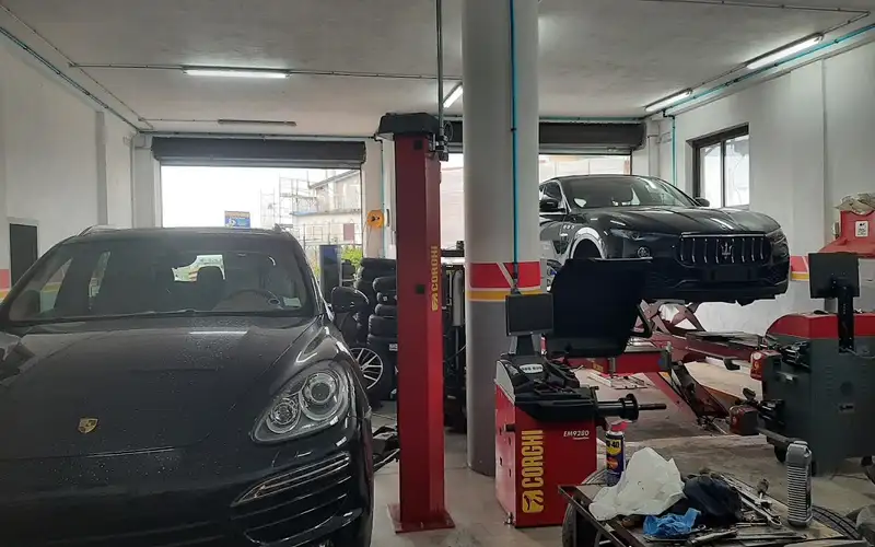 Foto dell'officina Giordano Gomme - Praia a Mare