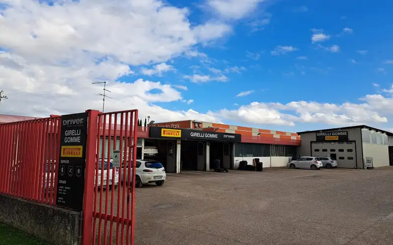 Foto dell'officina Girelli Gomme S.n.c.