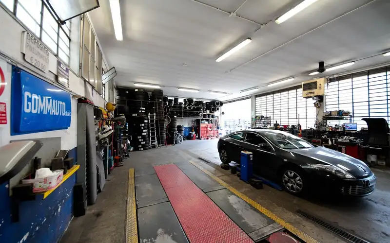 Foto dell'officina Gommauto De Filippo Aniello & C. S.a.s.