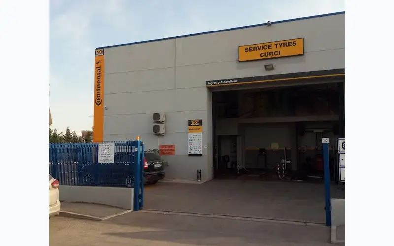 Foto dell'officina Gomme & Assistenza Service Tyres Curci Di Curci Michele