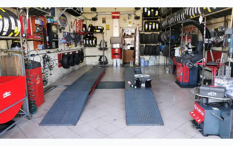 Foto dell'officina Gomme Manzetti S.n.c.