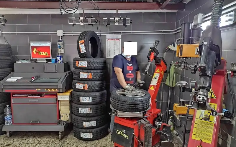 Foto dell'officina Gommista Della Volpe Nicola