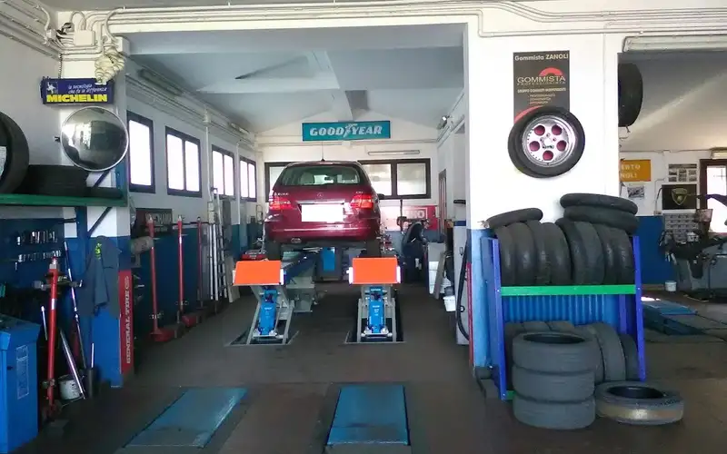 Foto dell'officina Gommista Zanoli Di Zanoli Emiliano E C. S.n.c.