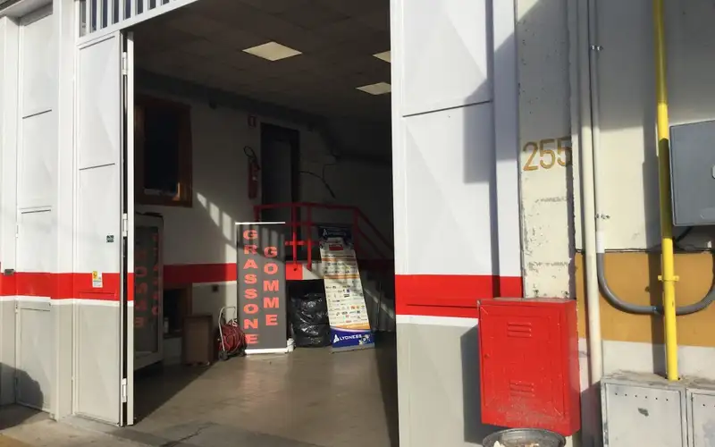 Foto dell'officina Grassone Gomme