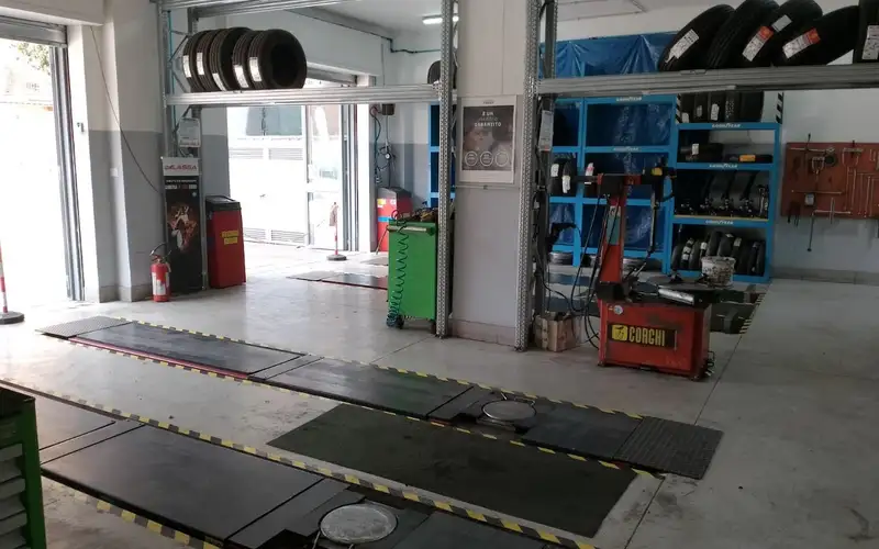Foto dell'officina Grottarossa Gomme