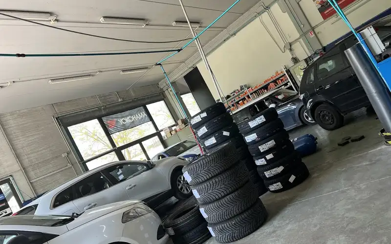 Foto dell'officina Iazzo Gomme