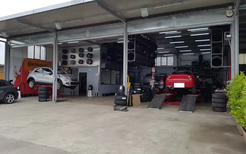 Foto dell'officina Il Gommista - Napoli