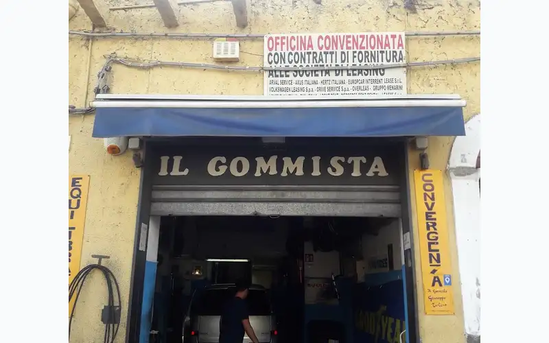 Foto dell'officina Il Gommista - Aci Castello