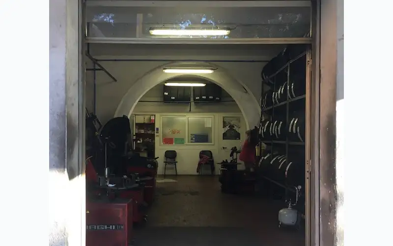 Foto dell'officina Il Gommista Di Bendinelli Alessandro