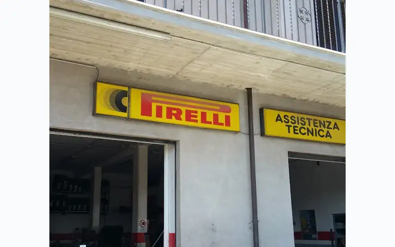 Foto dell'officina Innocenzi Gaetano