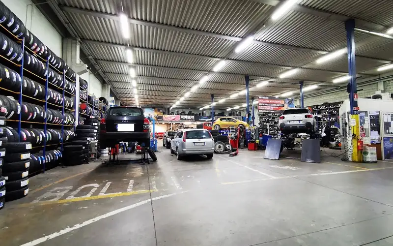 Foto dell'officina Intergomma Service 4 Fontanelli Maurizio & C. S.n.c.