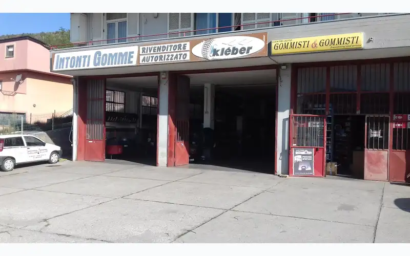 Foto dell'officina Intonti Gomme S.n.c.
