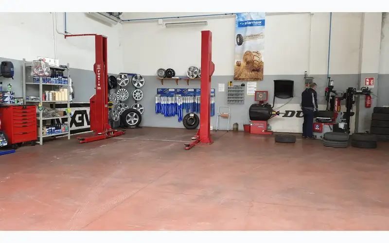 Foto dell'officina Iodice Gomme S.r.l.