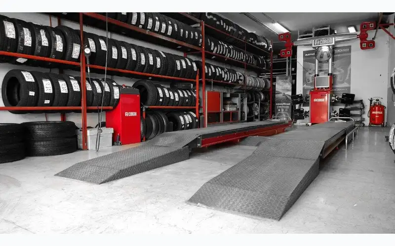 Foto dell'officina Iulianetti Gomme