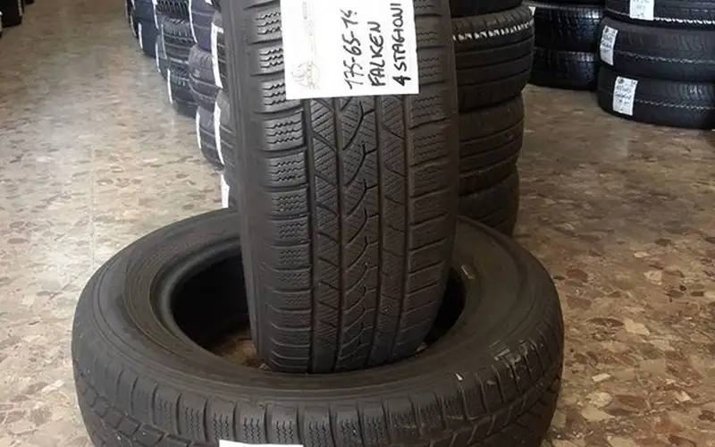 Foto dell'officina Karim Gomme srl