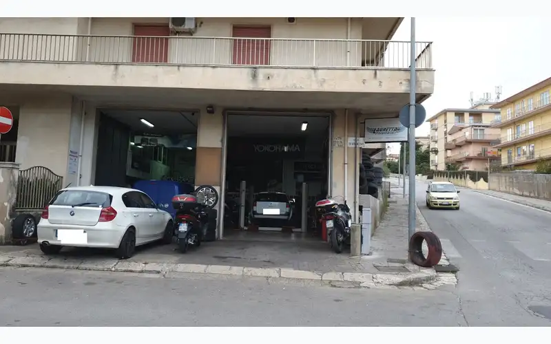 Foto dell'officina Lauretta Pneumatici