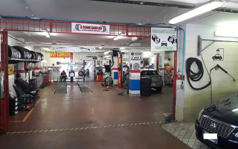 Foto dell'officina Le Gomme Siamo Noi