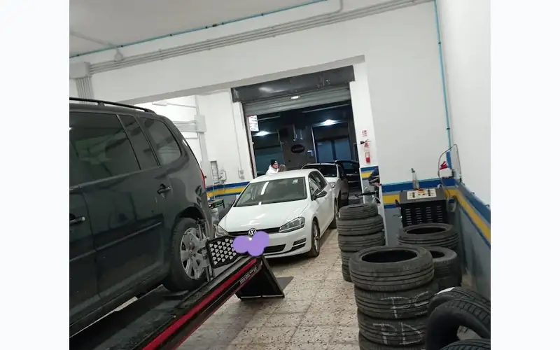 Foto dell'officina Liborio Gomme