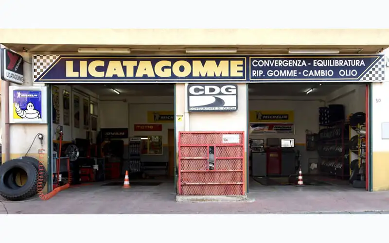 Foto dell'officina Lica Tagomme