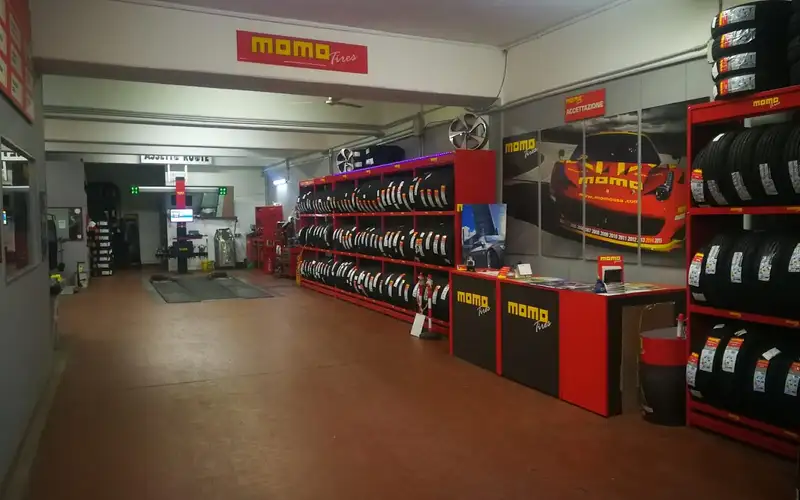 Foto dell'officina Linzalone Giuseppe Pneumatici