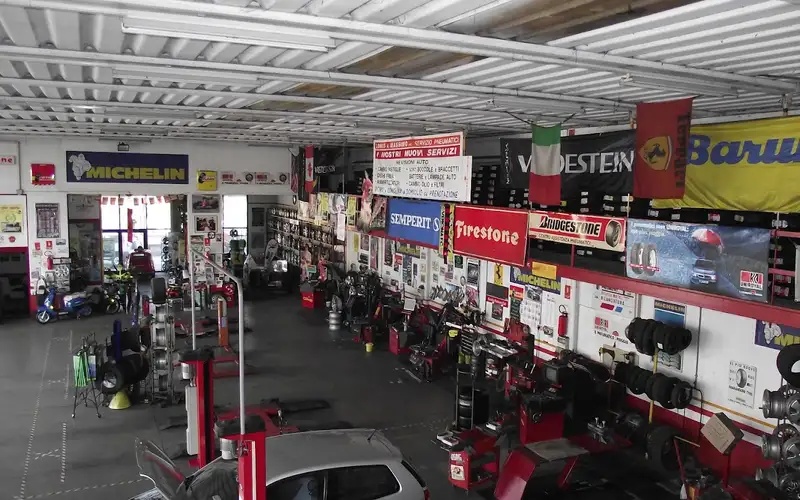 Foto dell'officina Loris & Massimo S.n.c.