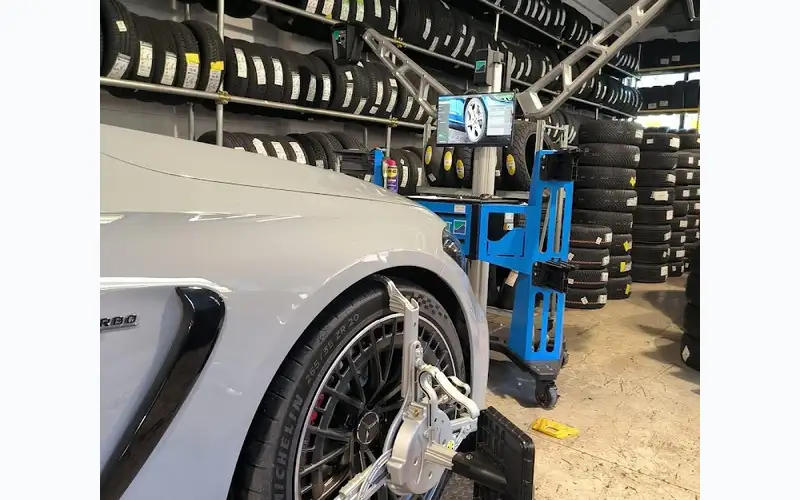 Foto dell'officina Lory Gomme