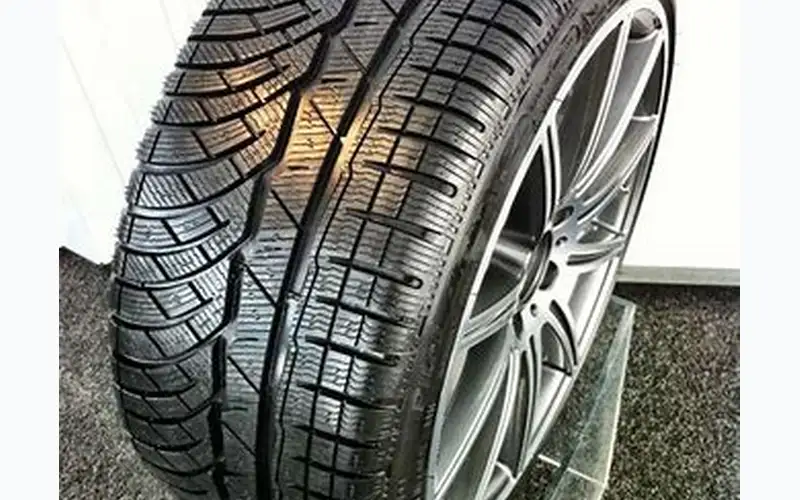 Foto dell'officina L.S. Pneumatici S.n.c.