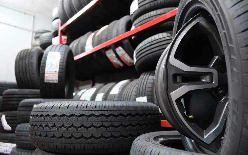 Foto dell'officina Maisto Gomme