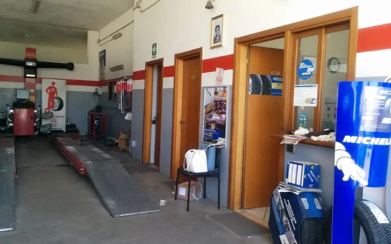 Foto dell'officina Marchi Gomme Di Marchi Marco - Mastro Michelin