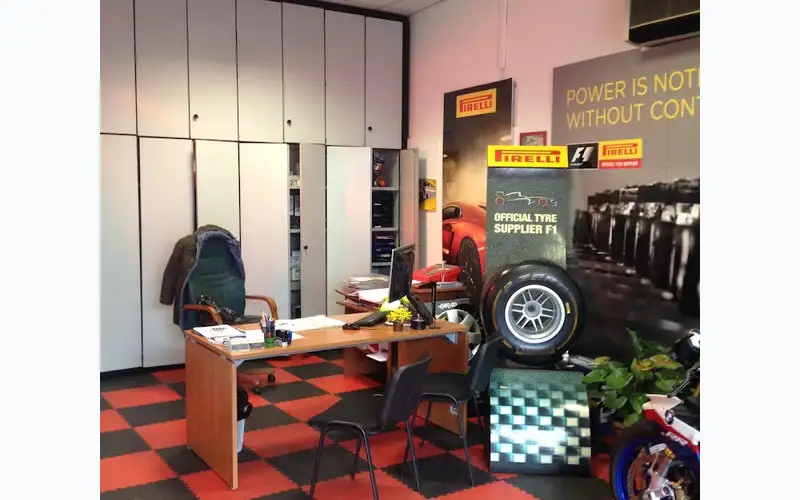 Foto dell'officina Marco Gomme - Mastro Michelin - Firenze