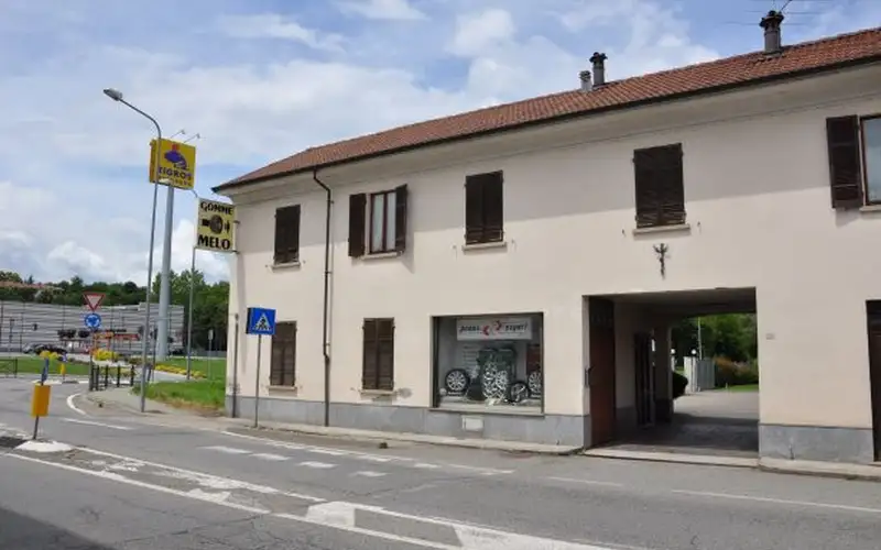 Foto dell'officina Melo Pneumatici Pneus Expert