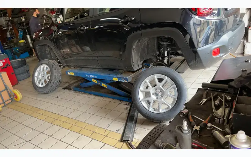 Foto dell'officina Merola Gomme S.r.l.