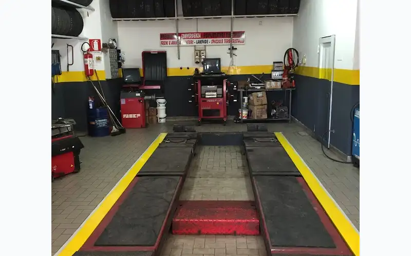 Foto dell'officina M.G. Gomme Perugia