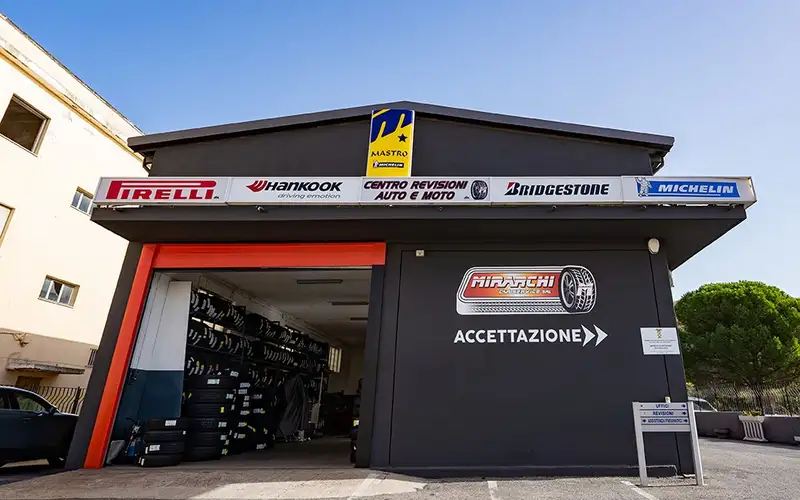 Foto dell'officina Mirarchi Car Service S.r.l.
