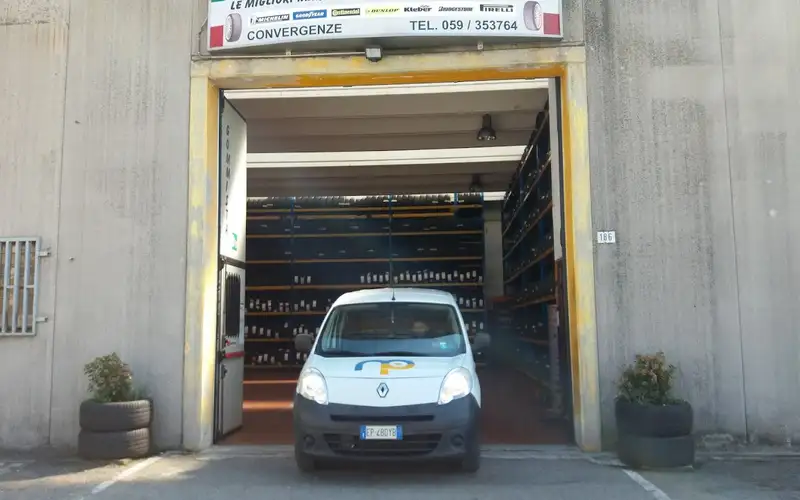 Foto dell'officina Modena Pneumatici