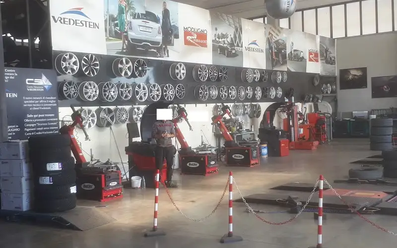 Foto dell'officina Modugno Pneumatici S.r.l. - Mastro Michelin