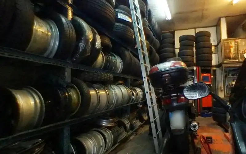 Foto dell'officina Moltomoli Massimo
