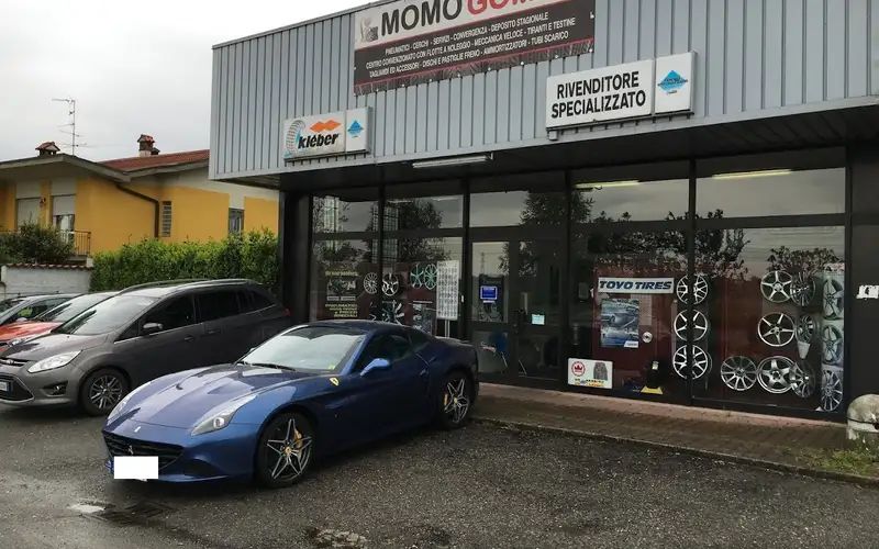 Foto dell'officina Momo Gomme S.n.c.