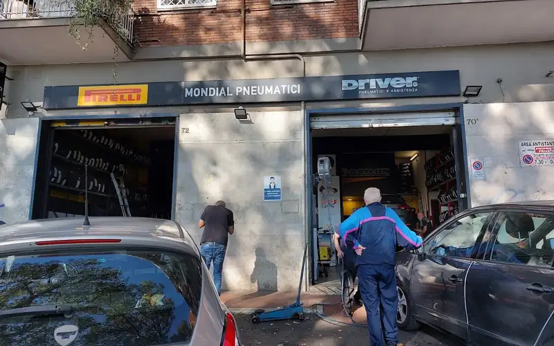 Foto dell'officina Mondial Pneumatici S.r.l.