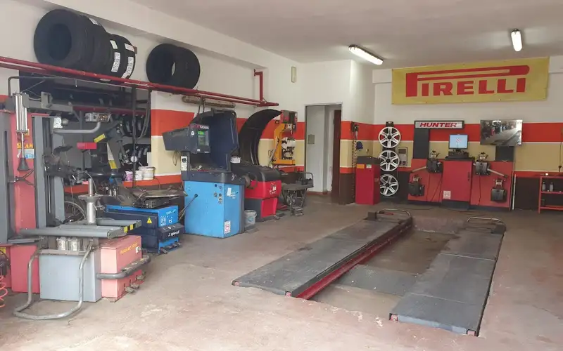 Foto dell'officina Mondo Gomme di Cristofaro Stefano