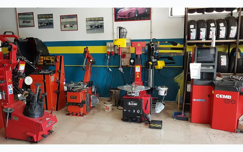 Foto dell'officina Monticelli Gomme