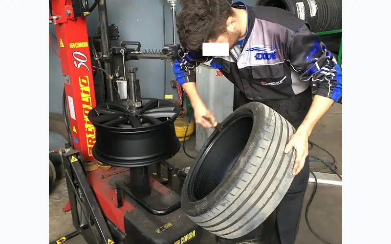 Foto dell'officina Mori Pier Luigi