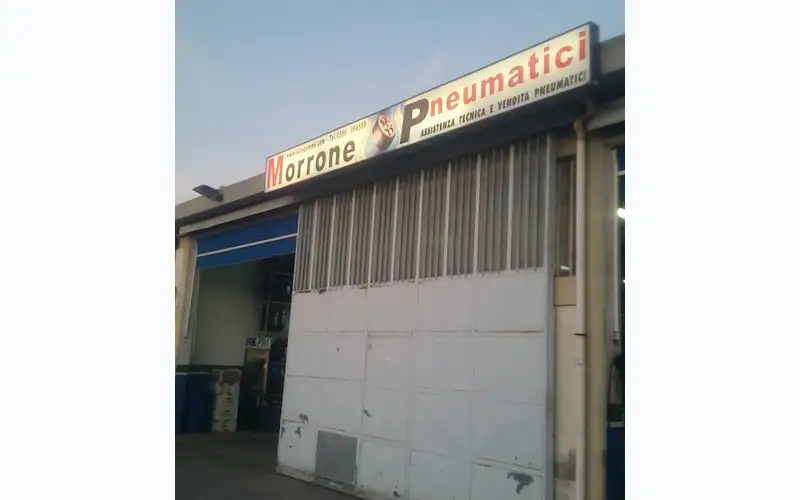 Foto dell'officina Morrone Pneumatici S.n.c.