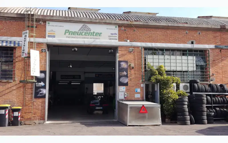 Foto dell'officina MyGOM - Pneucenter Snc